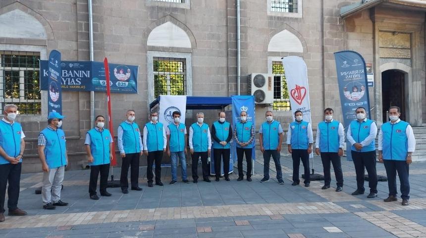 &rsquo;Kurbanını paylaş kardeşinle yakınlaş&rsquo; standı a&ccedil;ıldı