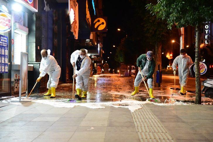 Gazi ve İnönü caddesi yıkanarak dezenfekte edildi G5