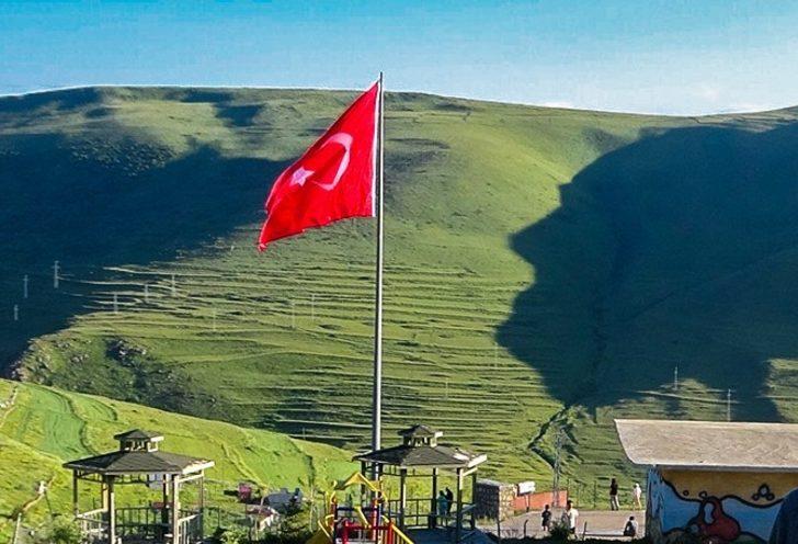 Ardahan'da Atatürk silüeti belirdi G4