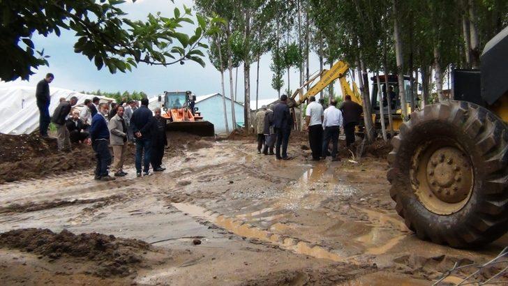 Erciş’te sel 74 koyunu telef etti G2