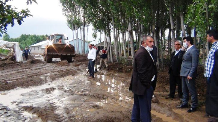 Erciş’te sel 74 koyunu telef etti G4