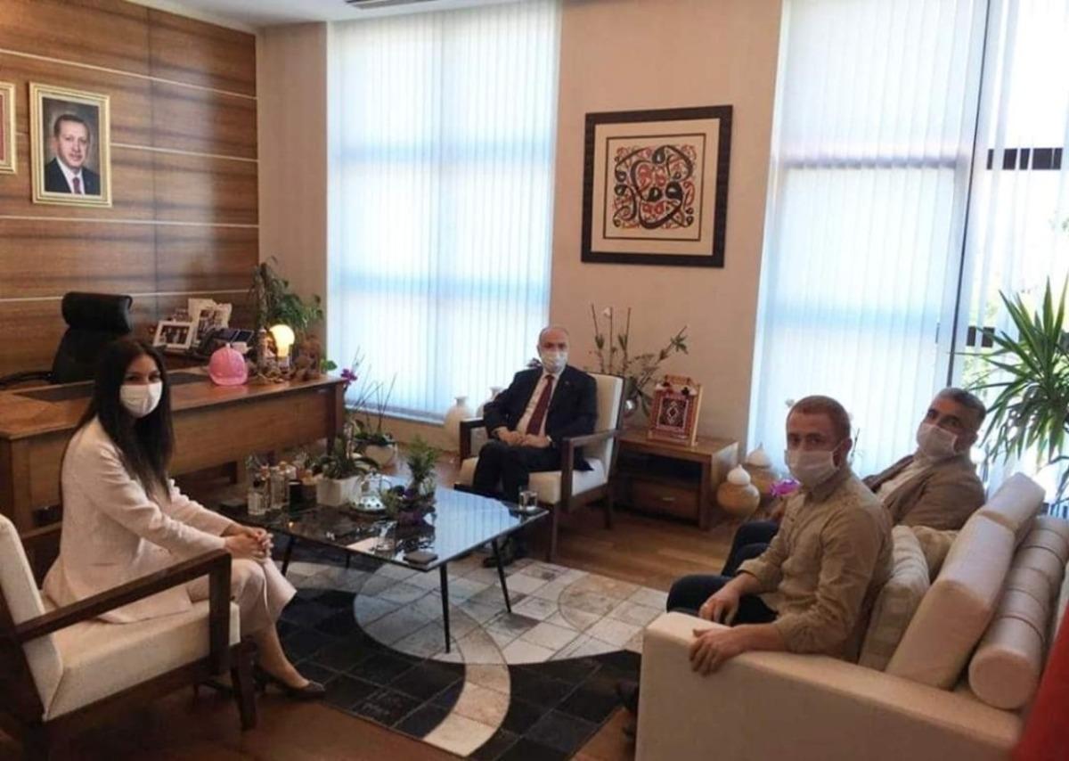 Başkan &Ouml;zl&uuml;, Ankara&rsquo;da siyasetin &ouml;nemli isimleri ile bir araya geldi