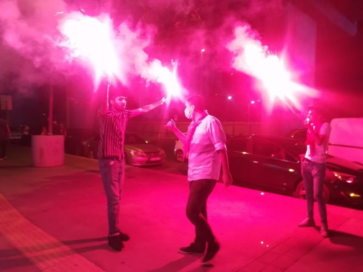 İzmir Otogarı&rsquo;nda davullu zurnalı asker uğurlaması