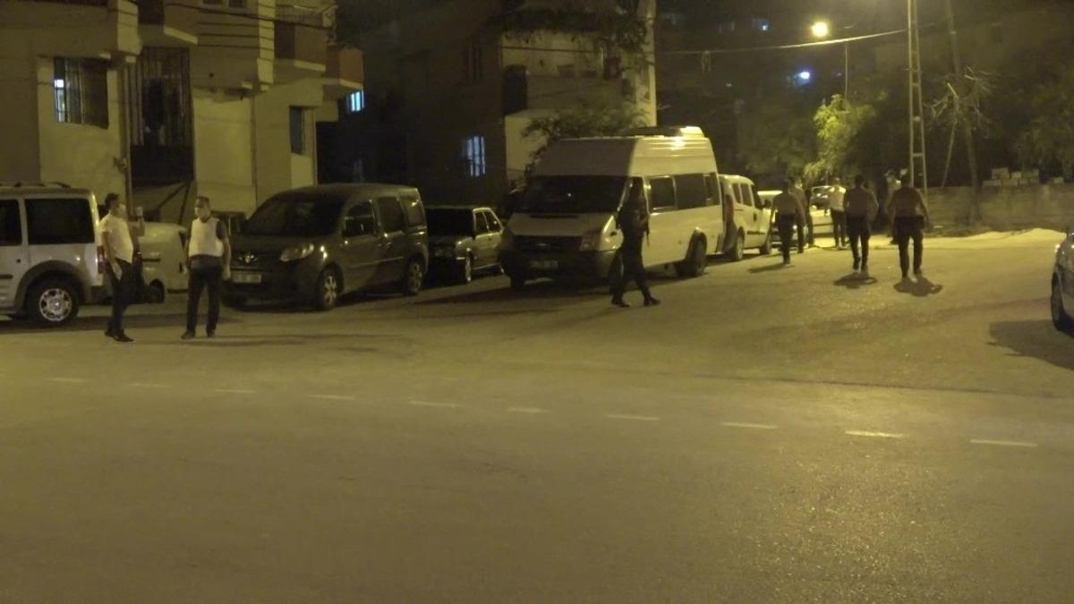 Yer: Hatay! &Ccedil;ocukların kavgasına aileler karışınca sokak savaş alanına d&ouml;nd&uuml;