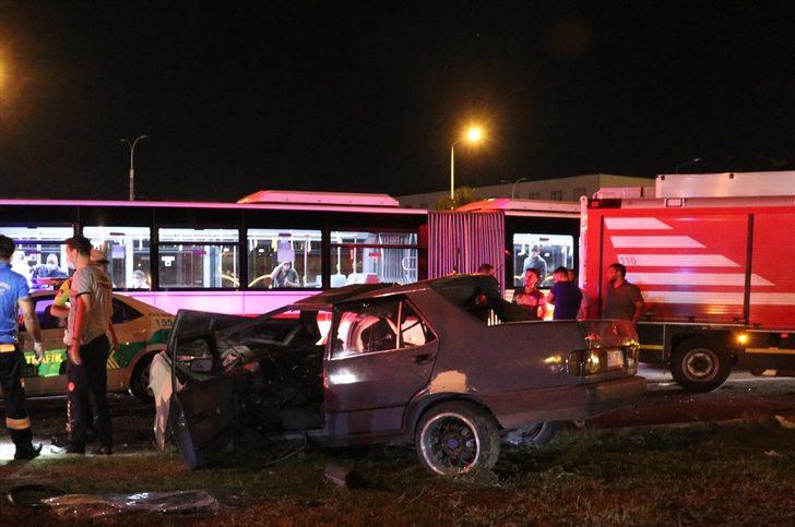 İzmir'de trafik kazası: Hamile kadın hayatını kaybetti, 5 yaralı var G2
