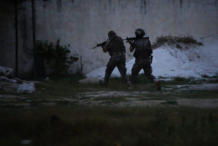 GÜNCELLEME - Adana'da terör örgütü DEAŞ operasyonu: 3 gözaltı G1