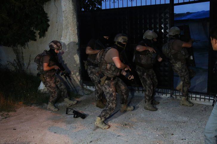 GÜNCELLEME - Adana'da terör örgütü DEAŞ operasyonu: 3 gözaltı G2