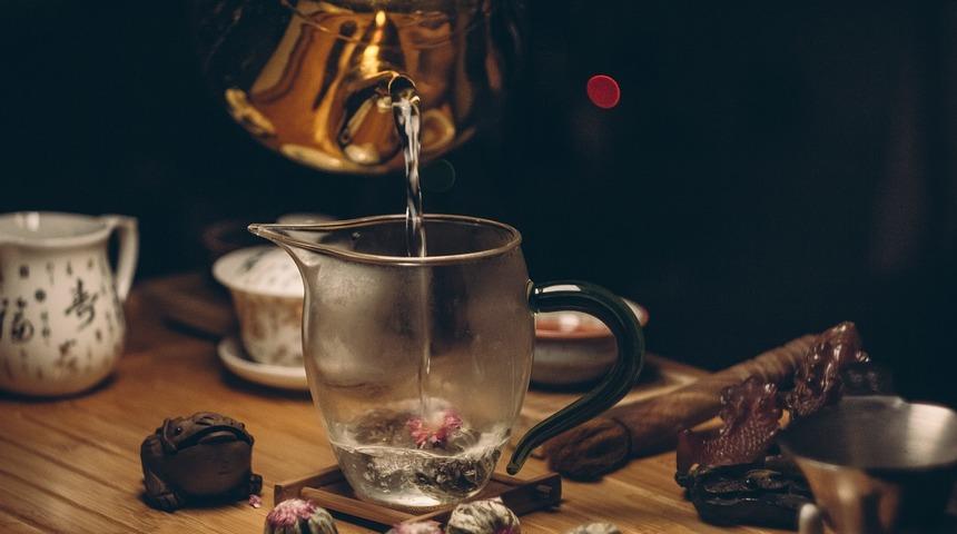 Sıcak su zayıflatır mı? Zayıflamak i&ccedil;in sıcak sudan nasıl faydalanmak gerekiyor?