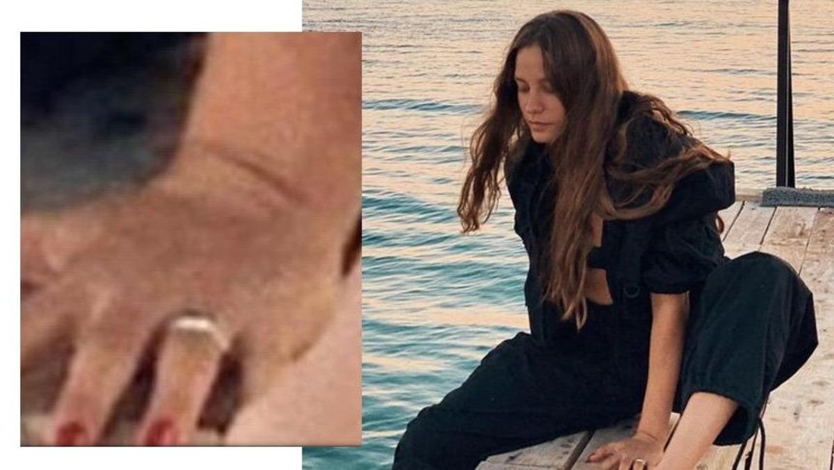 Serenay Sarıkaya&rsquo;nın sol parmağındaki y&uuml;z&uuml;k dikkat &ccedil;ekti