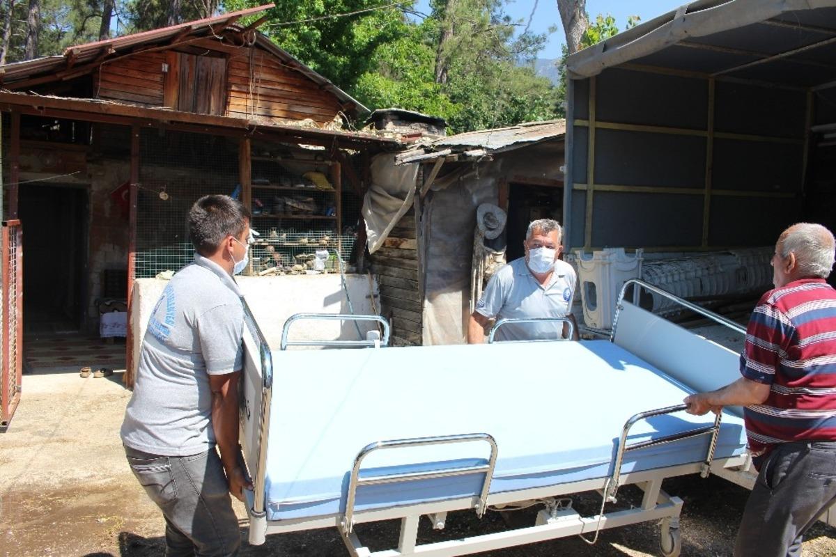 B&uuml;y&uuml;kşehirden Finike&rsquo;de 3 kişiye hasta yatağı