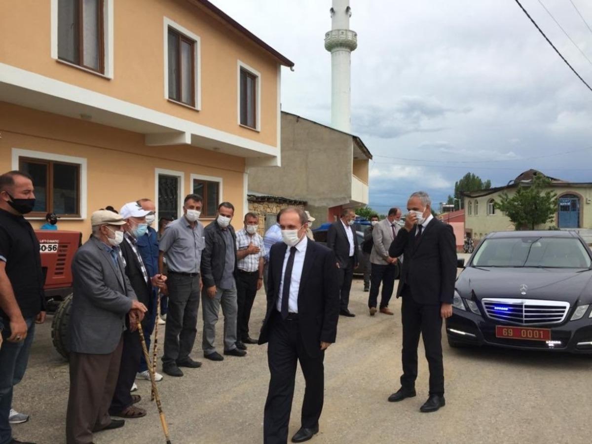 Vali Epcim, Yukarı Kırzı k&ouml;y&uuml;n&uuml; ziyaret etti