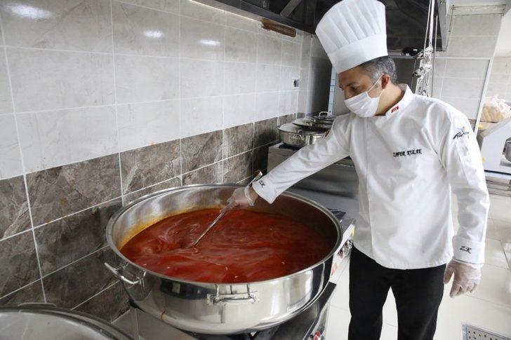 Aşlar ihtiyaç sahipleri için pişiyor G4