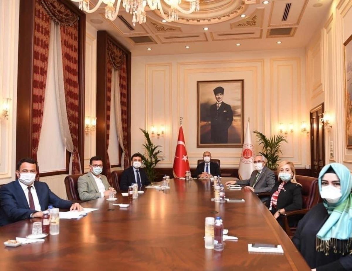 Başkan Ulutaş, Ankara&rsquo;dan Kaş&rsquo;a m&uuml;jdelerle d&ouml;nd&uuml;