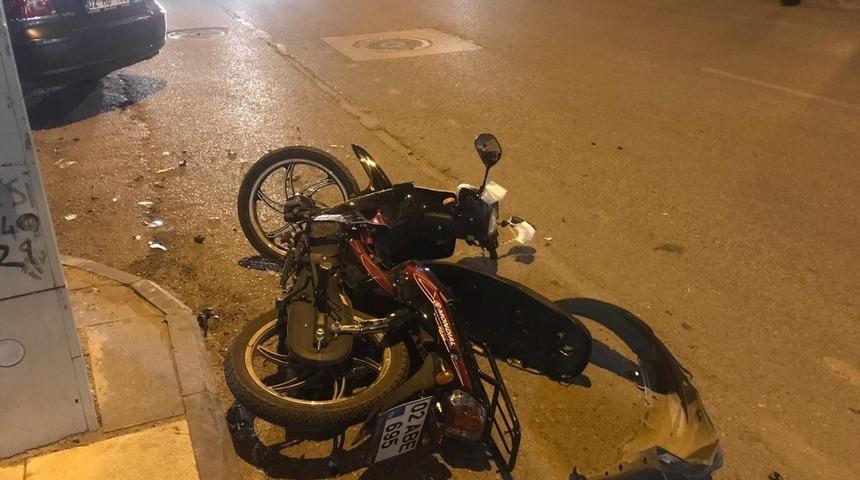 Otomobil ile motosiklet çarpıştı: 2 yaralı
