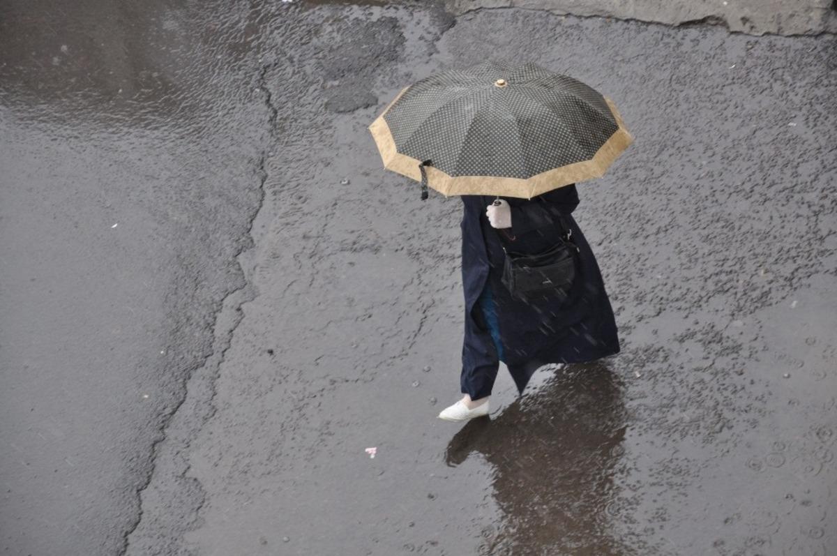 Kars&rsquo;ta sağanak yağmur etkili oluyor