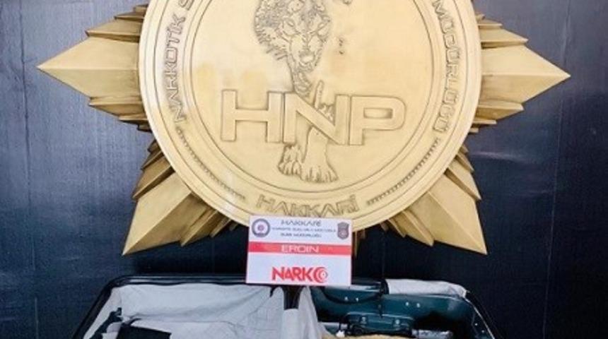 Y&uuml;ksekova&rsquo;da 4 kilo eroin ele ge&ccedil;irildi