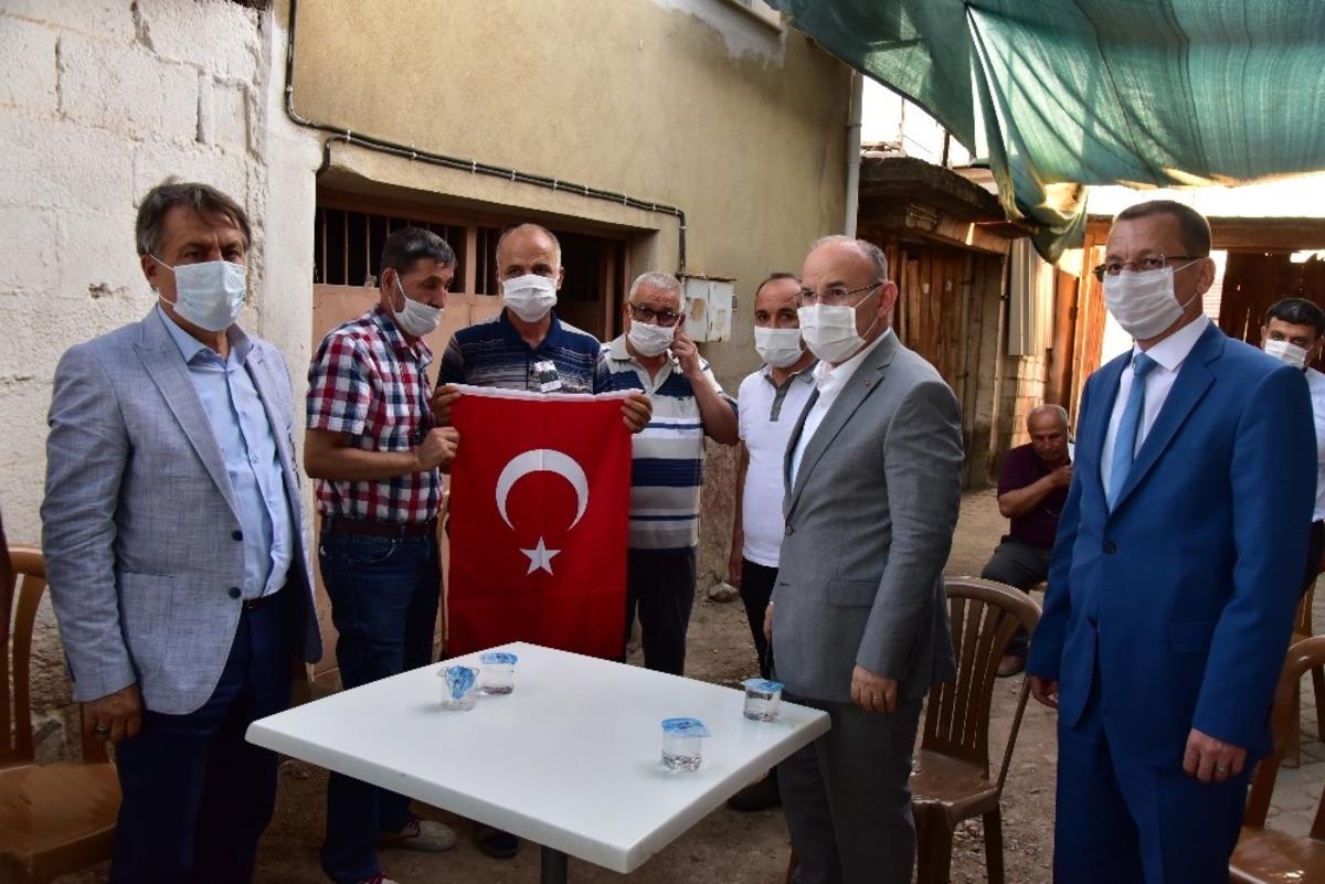 Vali Karadeniz&rsquo;den şehit ailesine ziyaret