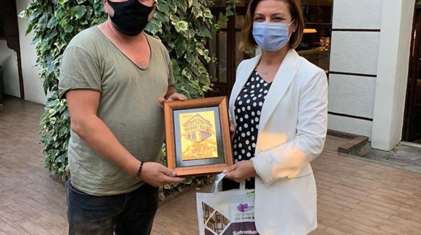 Başkan K&ouml;se&rsquo;den muhtarlara teşekk&uuml;r plaketi