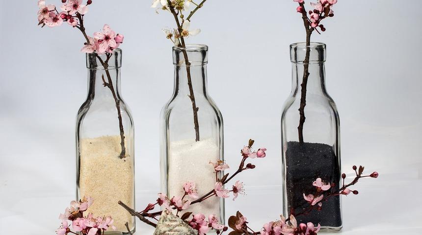 Bu dekoratif &uuml;r&uuml;nleri evde kolaylıkla yapabilirsiniz! Şişe ve yumurtayla...