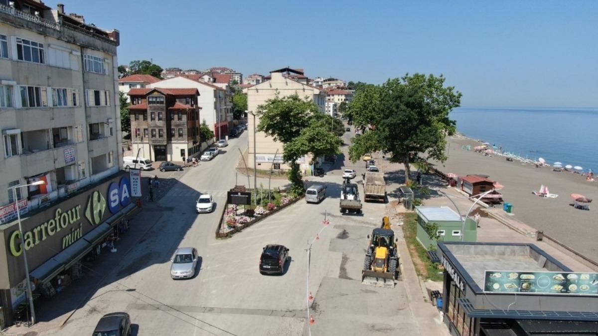 Ak&ccedil;akoca&rsquo;da &Ccedil;uhallı &ccedil;arşısı sokak ve aydınlatma &ccedil;alışmaları başladı