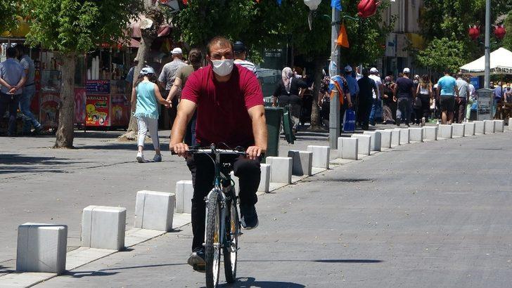 Havaların ısınmasıyla vatandaşlar cadde ve sokaklara akın etti G2