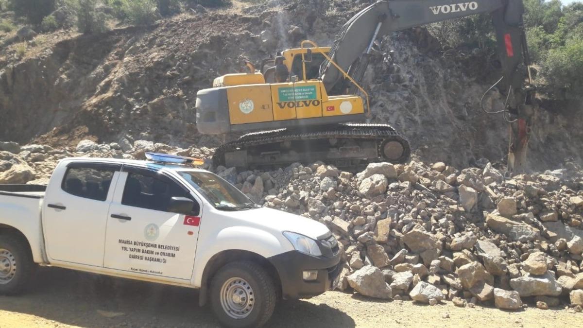 Manisa&rsquo;nın d&ouml;rt bir yanında asfalt ve yol &ccedil;alışması