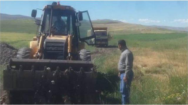 Malazgirt’te yayla yollarında çalışmalar devam ediyor