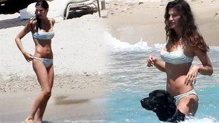 Berrak Tüzünataç da Çeşme tatilinde! 