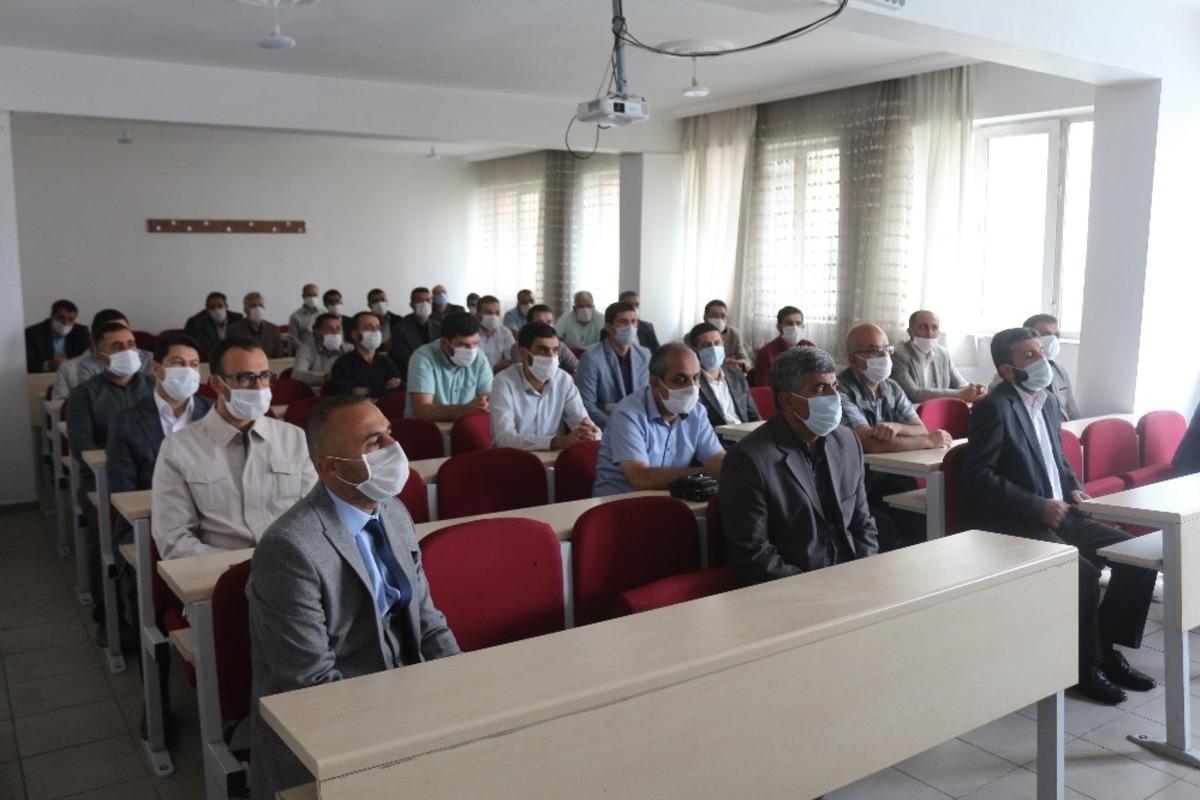 Ağrı İl M&uuml;ft&uuml;s&uuml; Top&ccedil;u&rsquo;dan Vefa Sosyal Destek Grubuna Başarı Belgesi