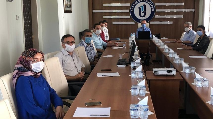 Bartın &Uuml;niversitesi Lisans&uuml;st&uuml; Eğitim Enstit&uuml;s&uuml; lider &ouml;ğrenciler yetiştirecek