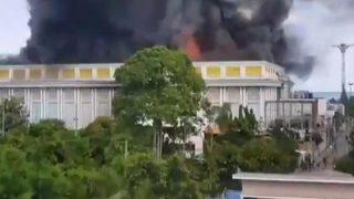 Tayland'da 64 milyon dolarlık sarayda önce patlama sonra yangın!