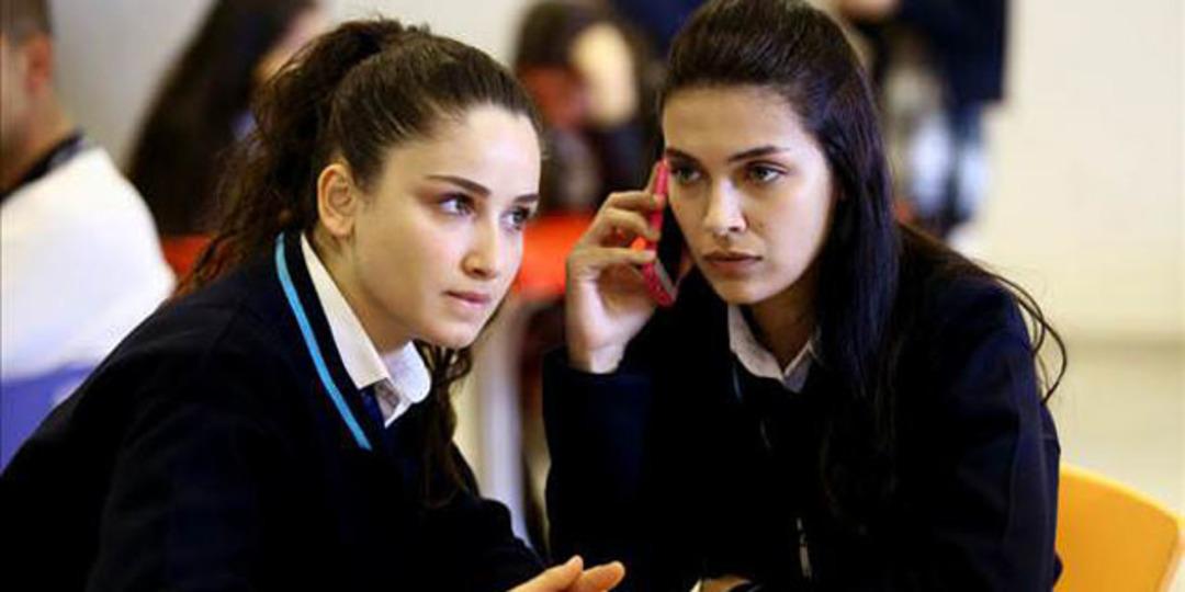 Kırgın &Ccedil;i&ccedil;ekler 37. B&ouml;l&uuml;m Fotoğrafları