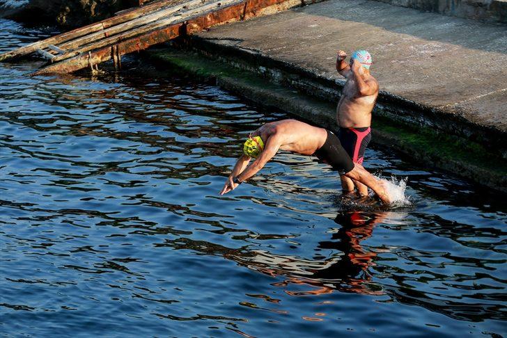 Kartal'dan Çınarcık'a 10 saatte yüzdüler G1