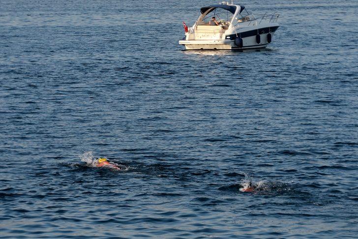 Kartal'dan Çınarcık'a 10 saatte yüzdüler G3