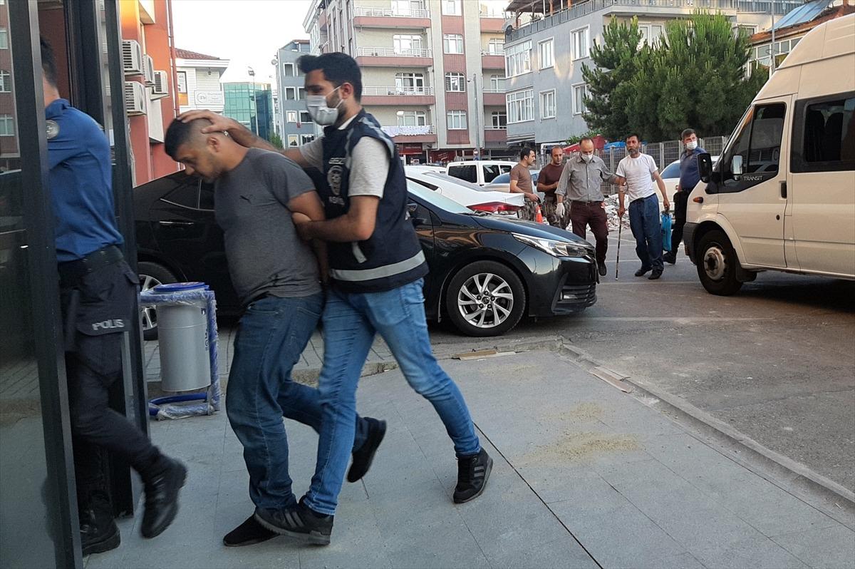 Kocaeli'de ara&ccedil;tan kapka&ccedil;la para &ccedil;alan 6 zanlı tutuklandı