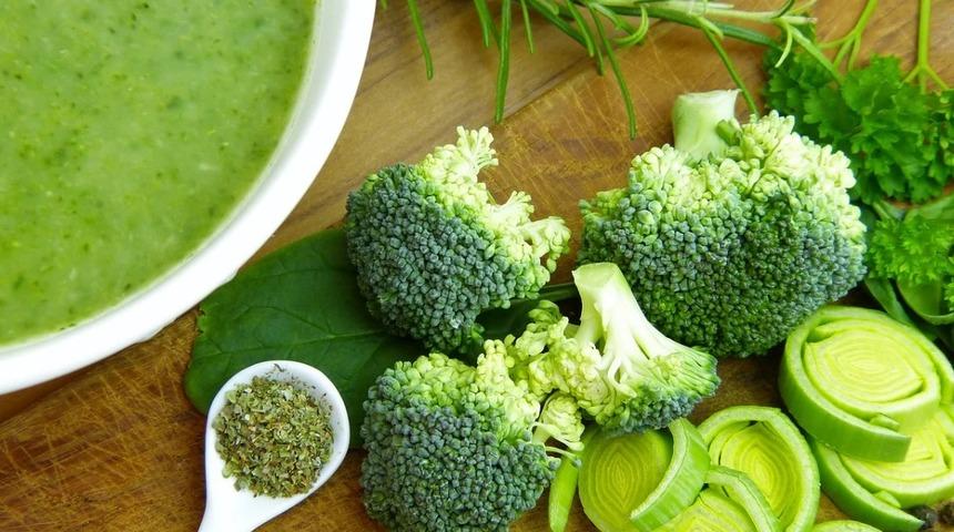 Çorbada badem mi olurmuş: Bademli brokoli çorbası!