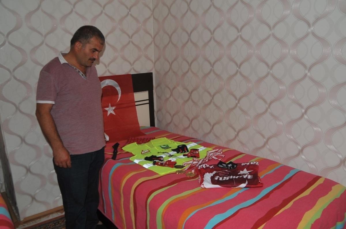 Kazada hayatını kaybeden 17 yaşındaki bisiklet s&uuml;r&uuml;c&uuml;s&uuml;n&uuml;n ailesi konuştu: &ldquo;Kaza değil cinayet&rdquo;