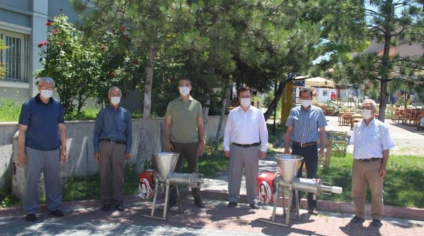 Üreticilere dut ve üzüm sıkma makinesi