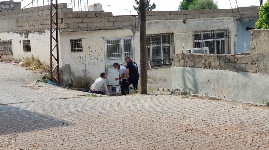 Engelli olduğunda ısrar eden dilenci, polisin iknası sonucu yürüdü