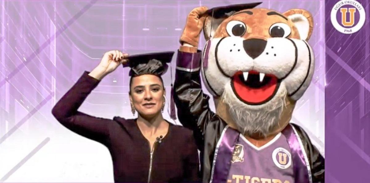 Uğur Okullarında online mezuniyet t&ouml;reni