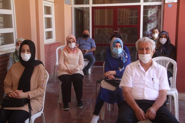 Elazığ’da ilkokul öğrencilerine okuma kitabı G3