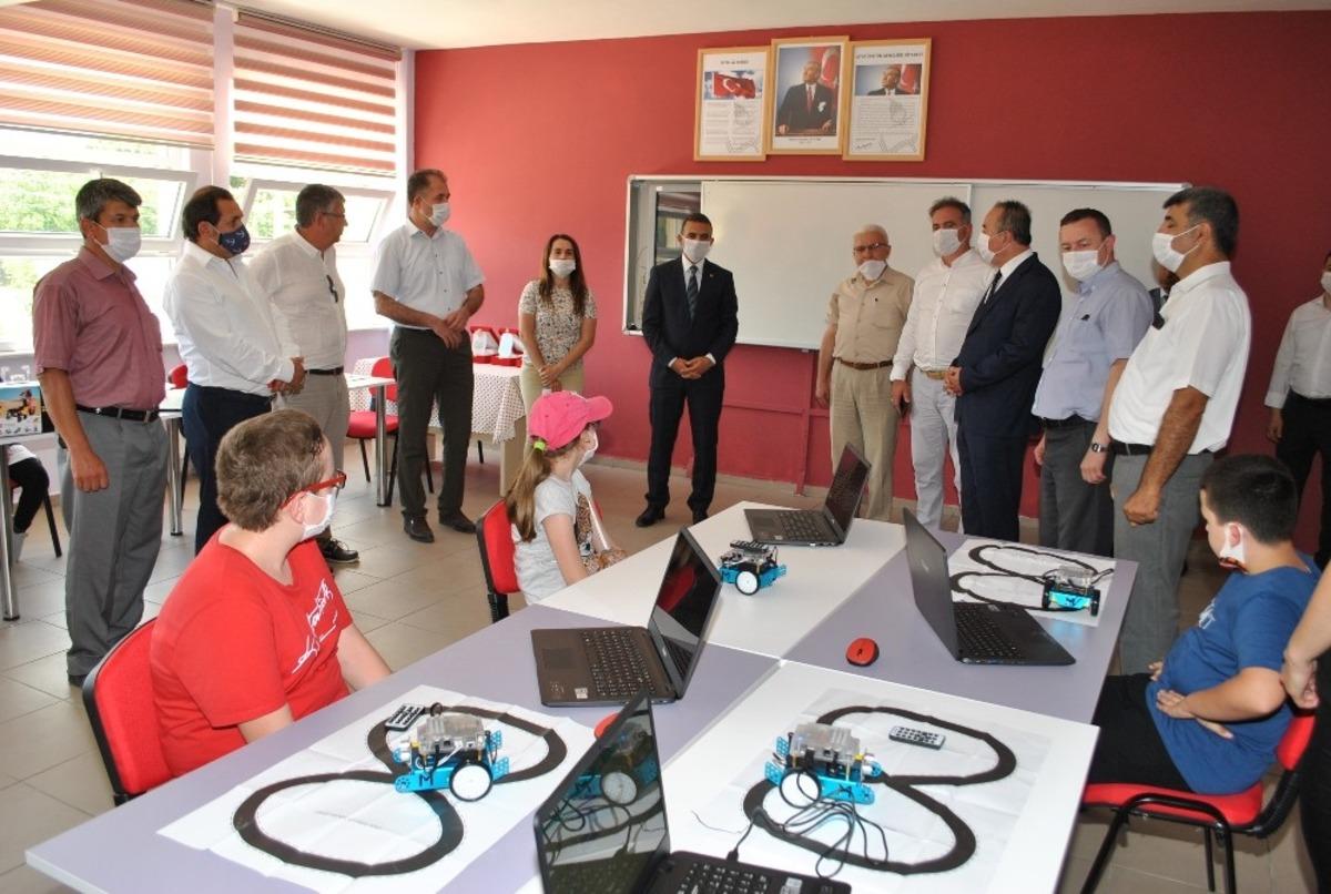 Robotik kodlama sınıfına şehit &ouml;ğretmenin adı verildi