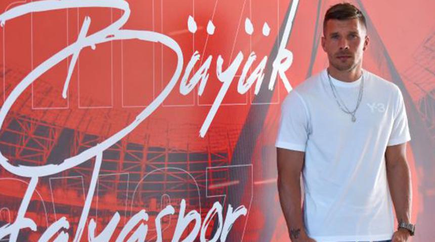 Podolski Türkiye'deki transfer politikasını değerlendirdi