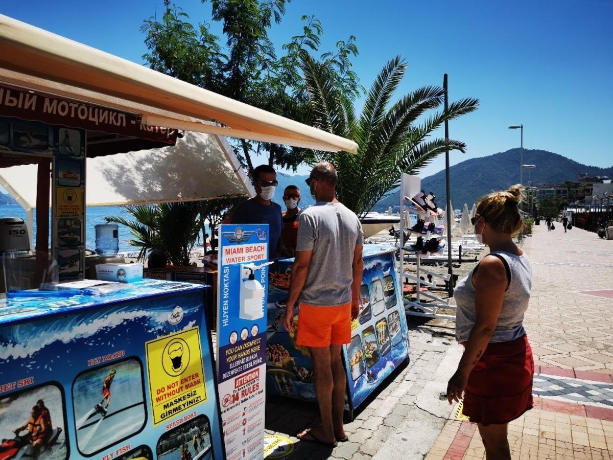 Tatilcilerin g&uuml;nd&uuml;z eğlencesi su sporları pandemiye uygun hizmet vermeye başladı
