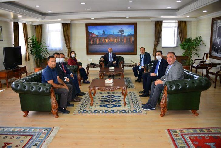 Belediye Başkanı Demir ve Oda Başkanları, Vali Hüseyin Öner’e hayırlı olsun ziyaretinde bulundu G2