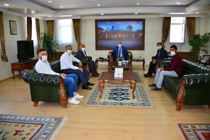 Belediye Başkanı Demir ve Oda Başkanları, Vali Hüseyin Öner’e hayırlı olsun ziyaretinde bulundu G3