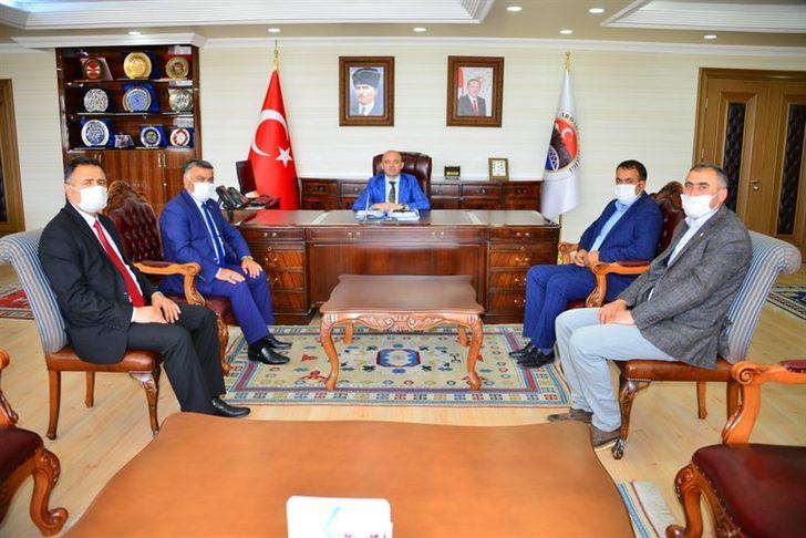 Belediye Başkanı Demir ve Oda Başkanları, Vali Hüseyin Öner’e hayırlı olsun ziyaretinde bulundu G4