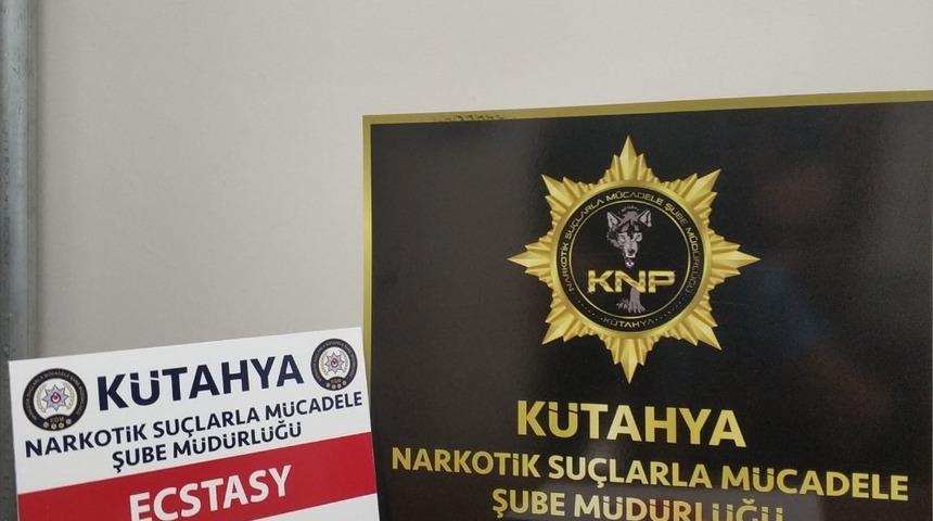 Uyuşturucudan g&ouml;zaltına alınan 4 ş&uuml;pheli tutuklandı