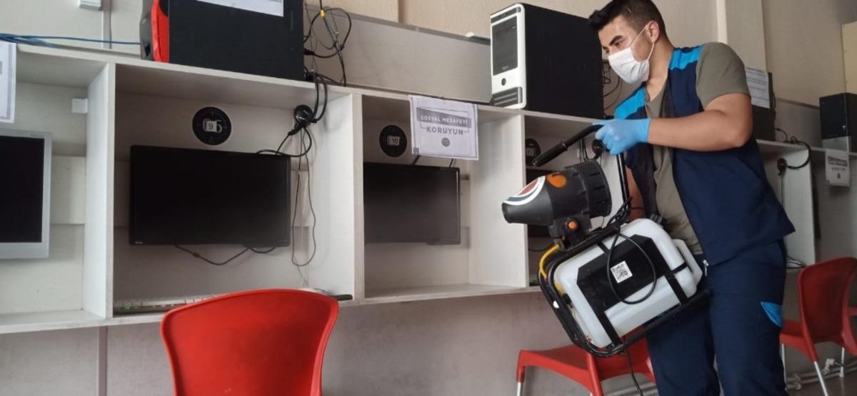 Sincan&rsquo;da d&uuml;ğ&uuml;n salonu ile internet ve oyun salonları dezenfekte ediliyor