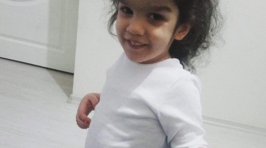 Minik Buğlem &uuml;z&uuml;nt&uuml;ye boğdu